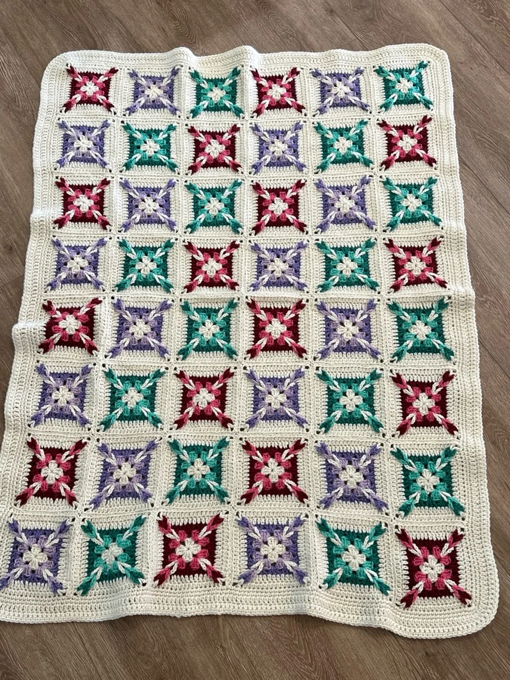 Handmade 36“ x 48“ baby lap throw granny Square